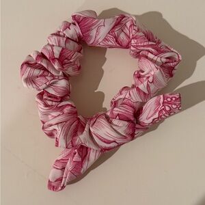Lululemon Scrunchie